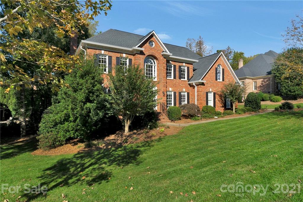 8742 Oakthorpe Drive Charlotte NC 28277
