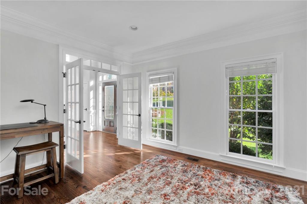8742 Oakthorpe Drive Charlotte NC 28277
