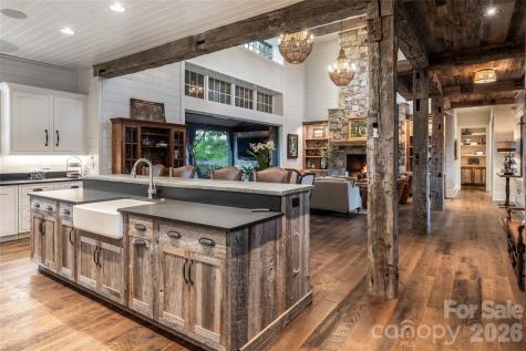 18 Fairsted Drive Asheville NC 28803