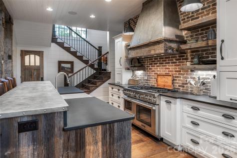 18 Fairsted Drive Asheville NC 28803