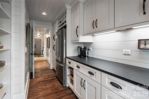 18 Fairsted Drive Asheville NC 28803