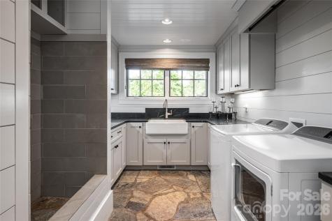 18 Fairsted Drive Asheville NC 28803