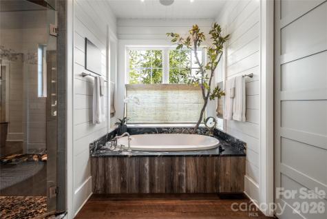 18 Fairsted Drive Asheville NC 28803