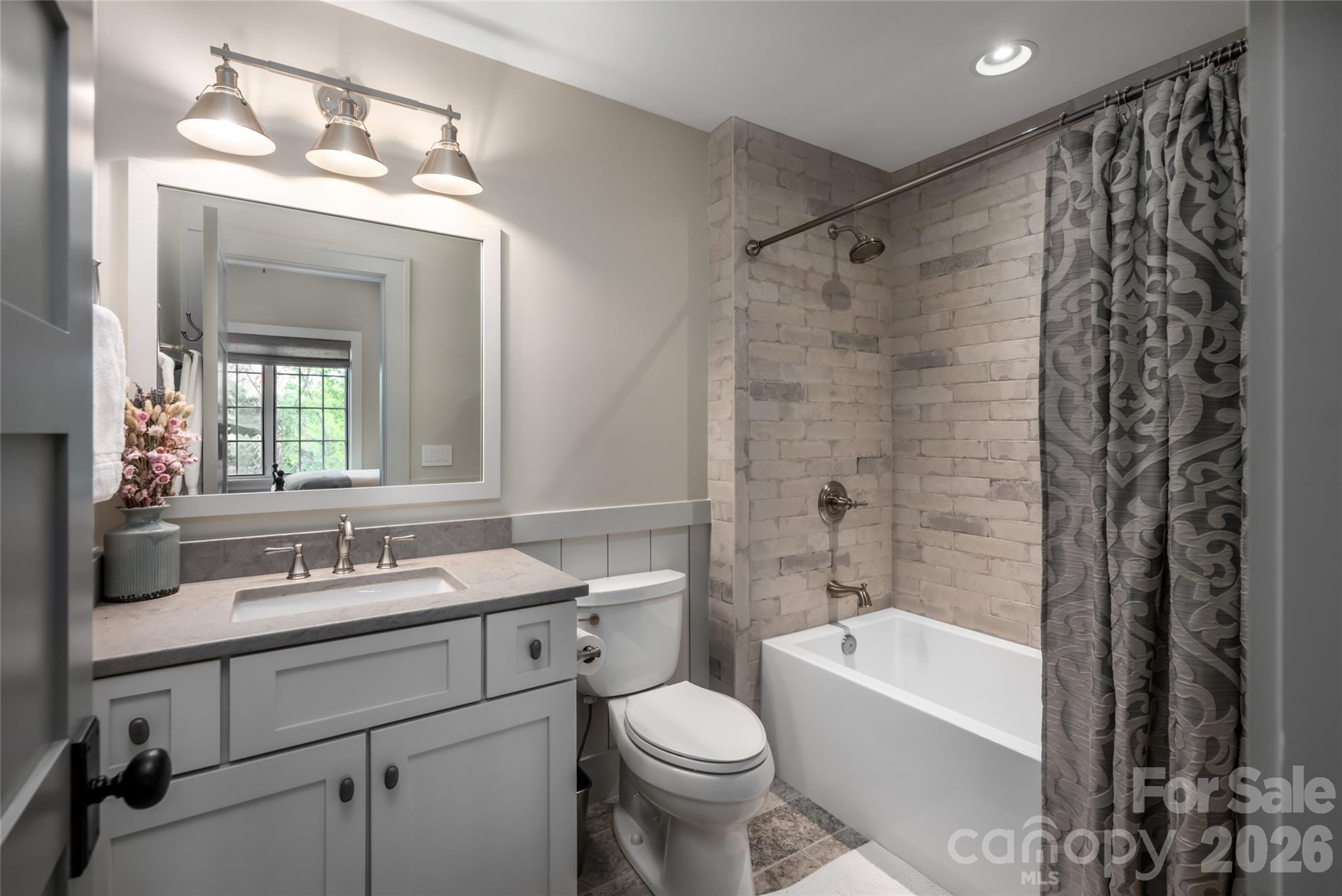 18 Fairsted Drive Asheville NC 28803