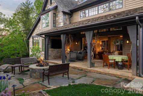 18 Fairsted Drive Asheville NC 28803