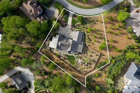 18 Fairsted Drive Asheville NC 28803