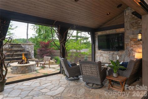 18 Fairsted Drive Asheville NC 28803