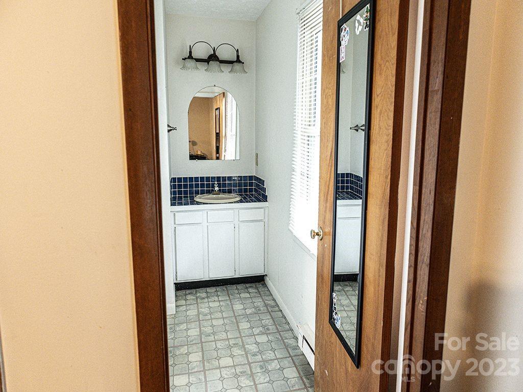 20 East Shore Drive Asheville NC 28805