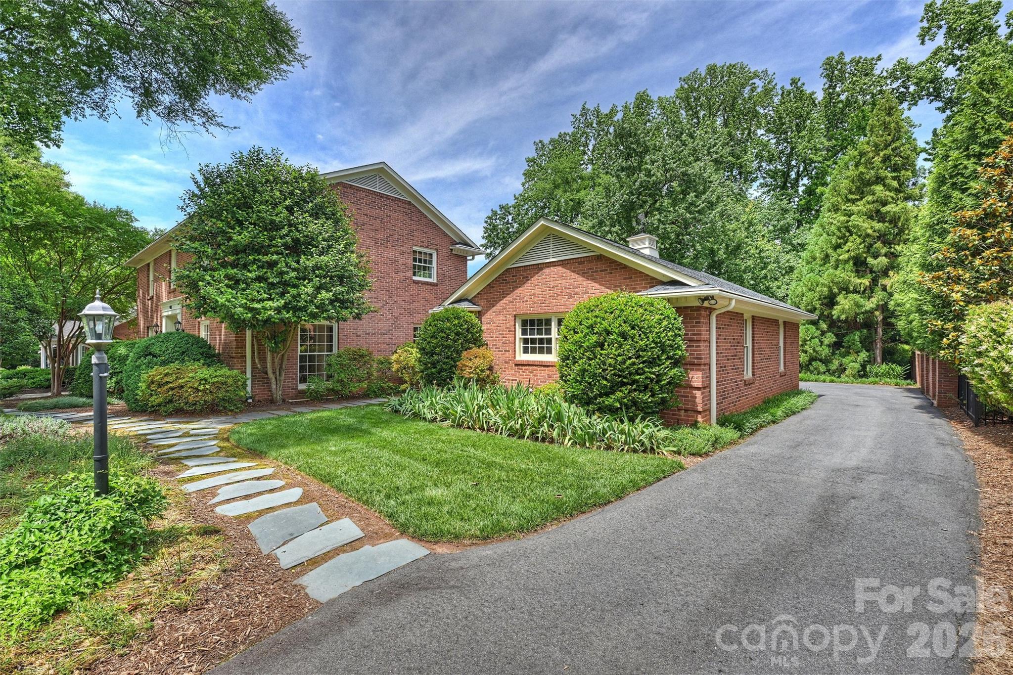 900 Greentree Drive Charlotte NC 28211