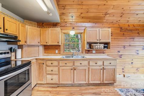 307 Roaring Creek Lane Waynesville NC 28786
