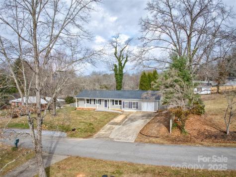 32 Southwicke Drive Arden NC 28704