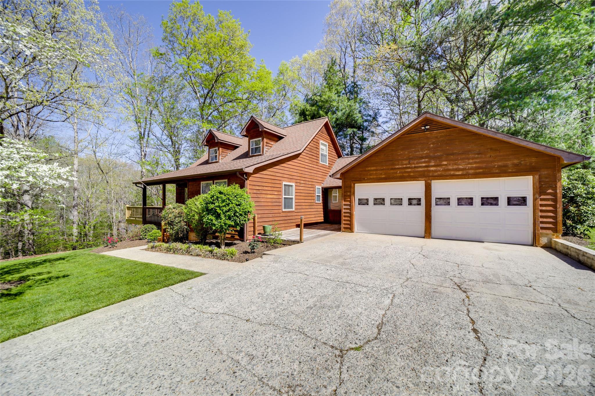 24 Oakwood Road Candler NC 28715