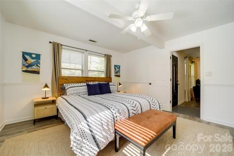 24 Oakwood Road Candler NC 28715