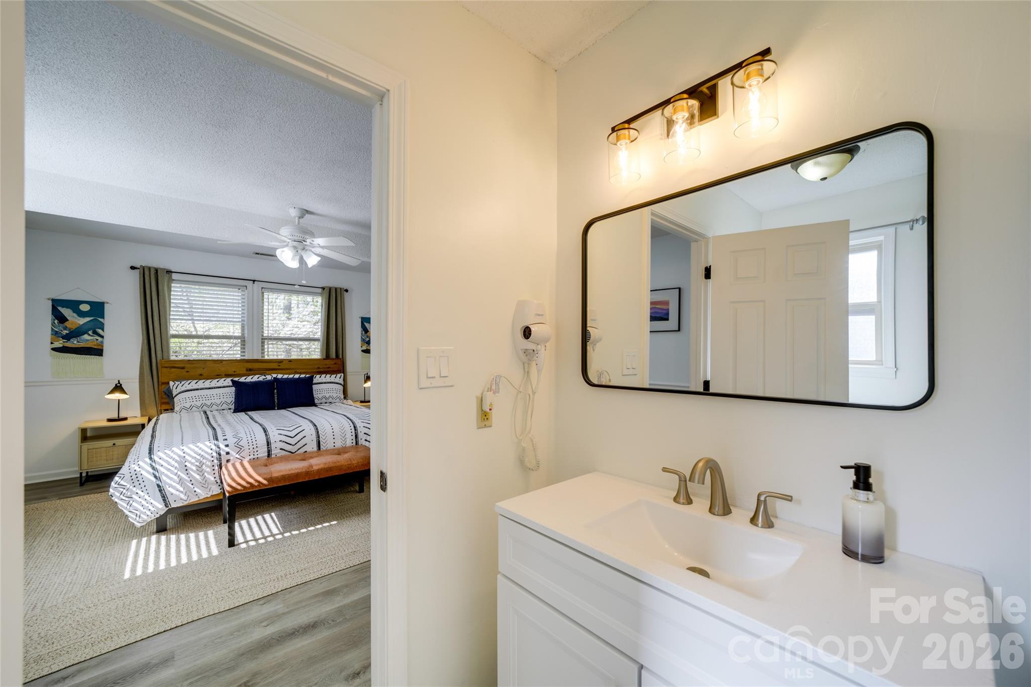 24 Oakwood Road Candler NC 28715