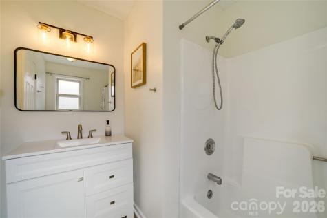 24 Oakwood Road Candler NC 28715