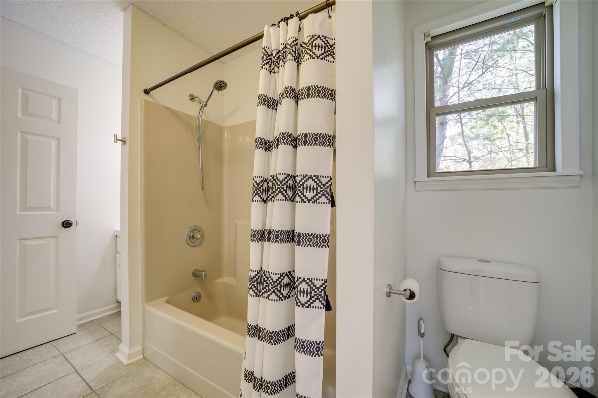 24 Oakwood Road Candler NC 28715