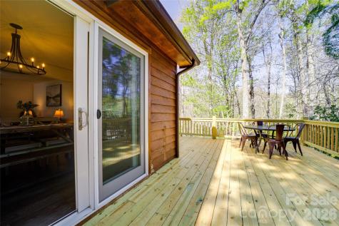 24 Oakwood Road Candler NC 28715