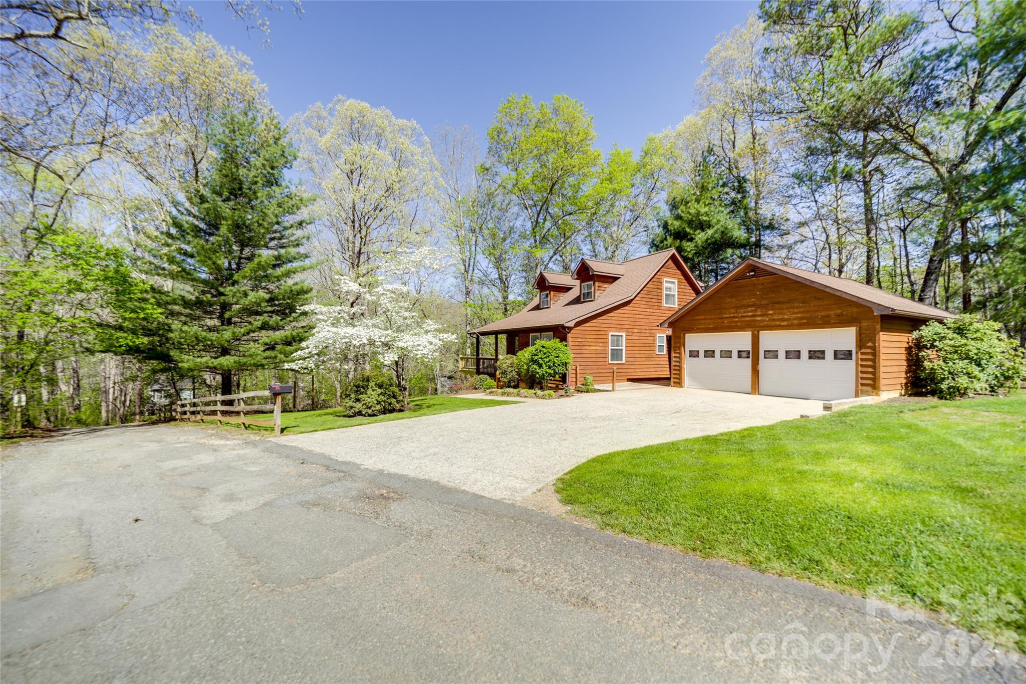 24 Oakwood Road Candler NC 28715