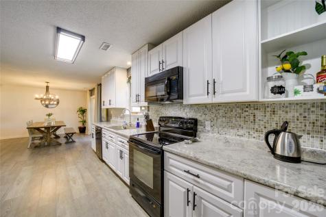 24 Oakwood Road Candler NC 28715