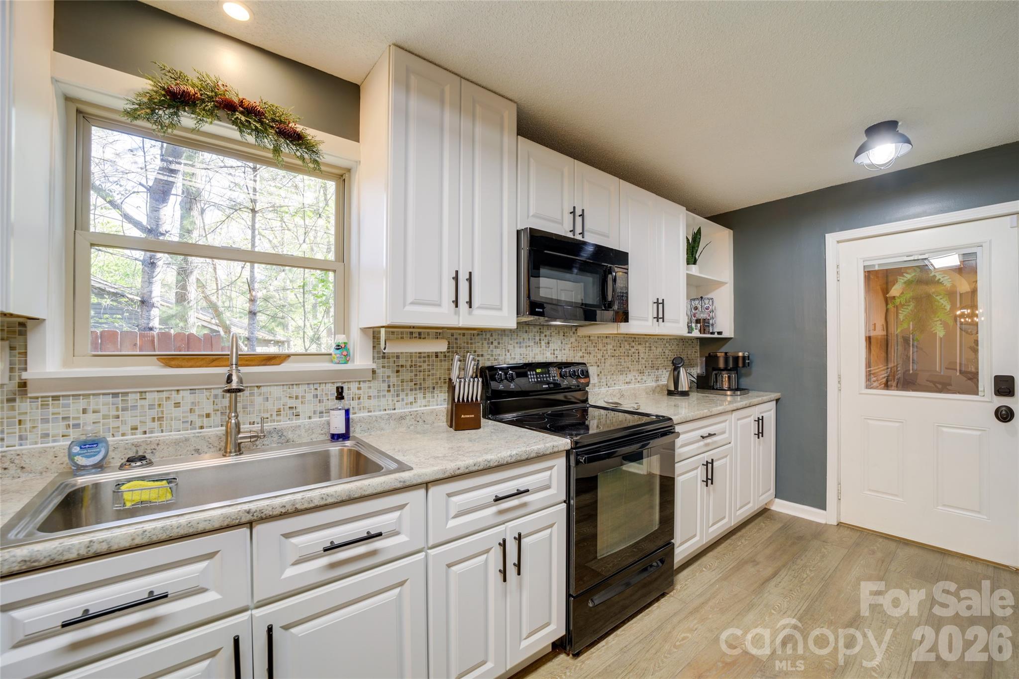 24 Oakwood Road Candler NC 28715