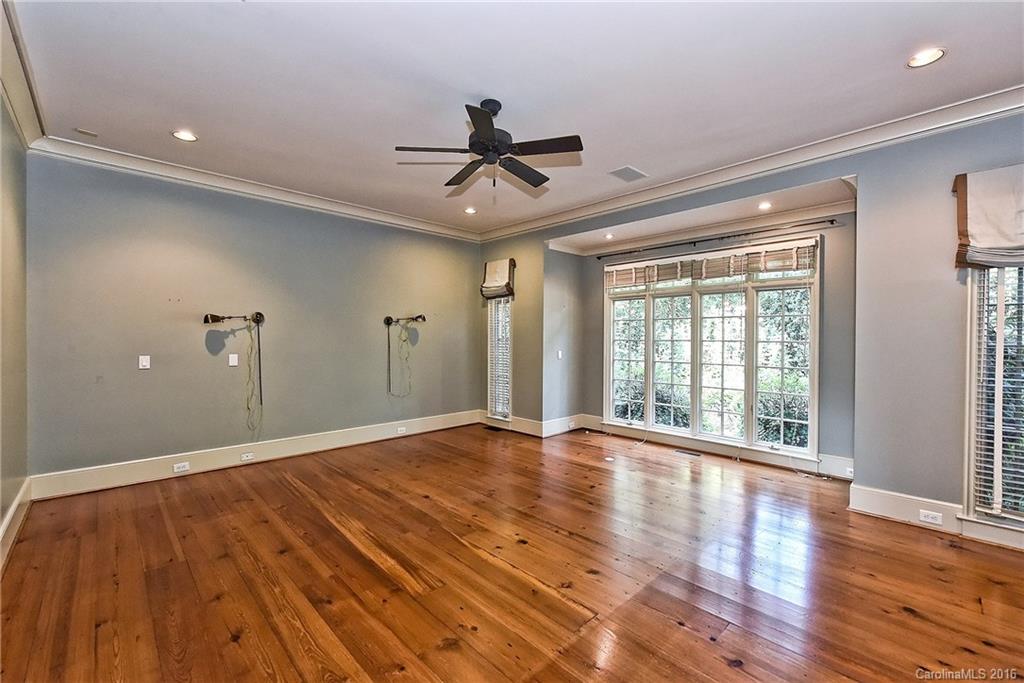 4200 Fox Brook Lane Charlotte NC 28211