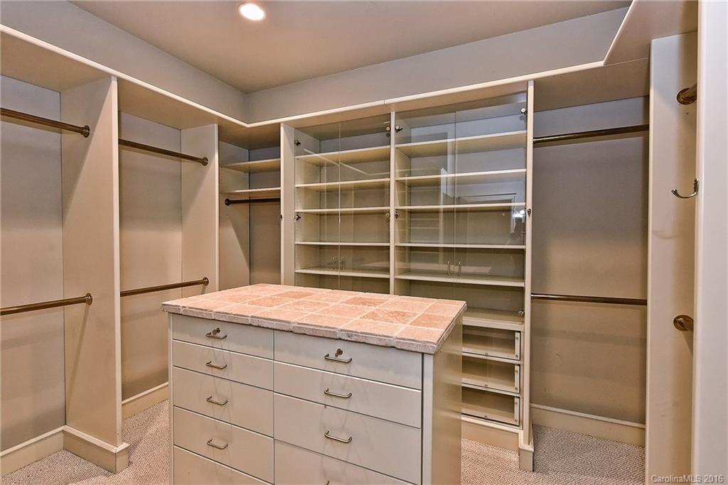4200 Fox Brook Lane Charlotte NC 28211