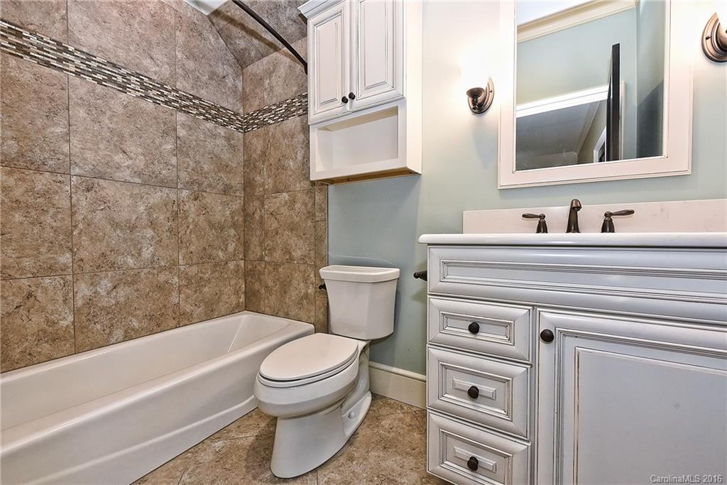4200 Fox Brook Lane Charlotte NC 28211