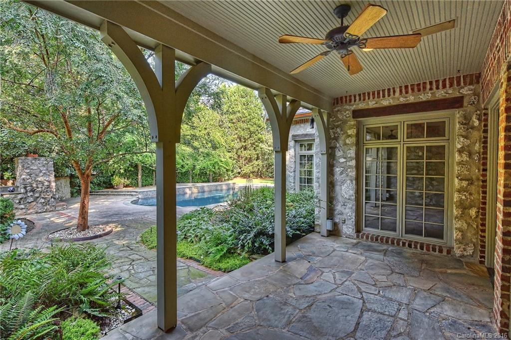 4200 Fox Brook Lane Charlotte NC 28211