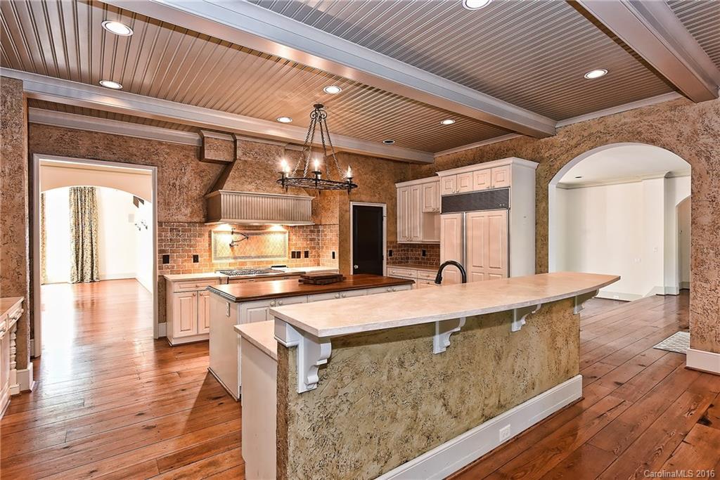 4200 Fox Brook Lane Charlotte NC 28211