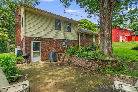 102 Aycock Street Black Mountain NC 28711