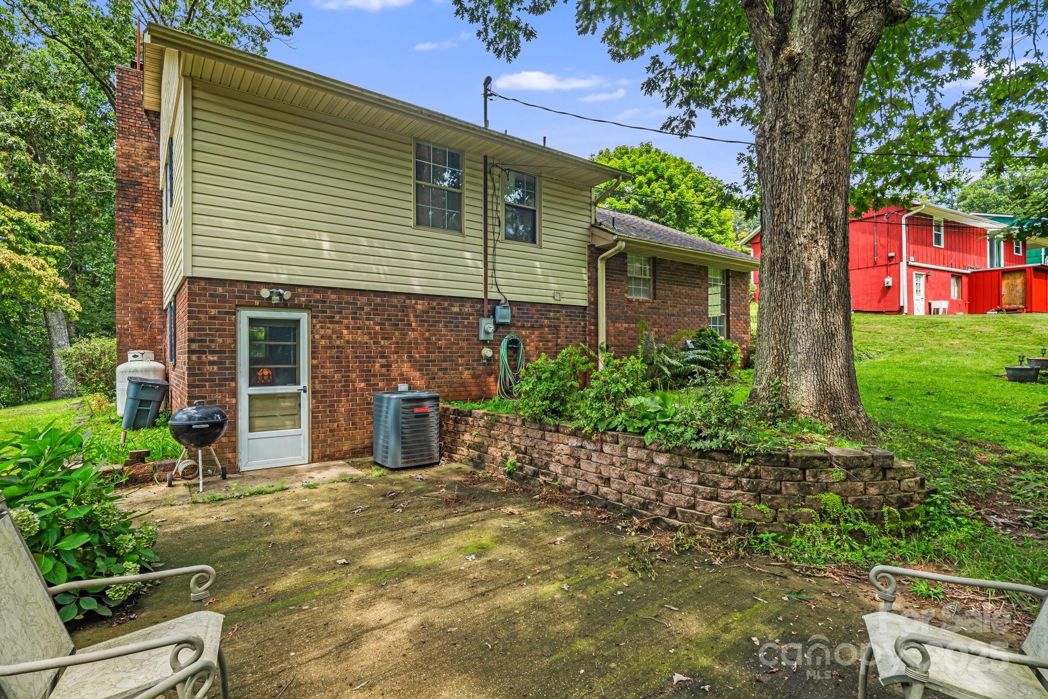 102 Aycock Street Black Mountain NC 28711