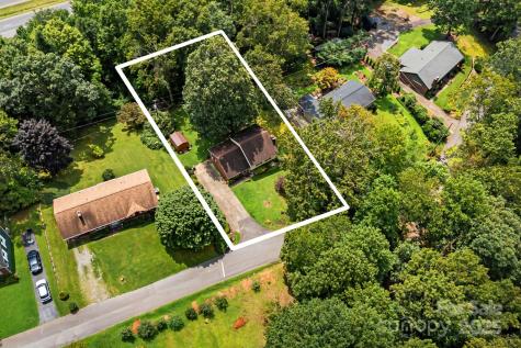 102 Aycock Street Black Mountain NC 28711