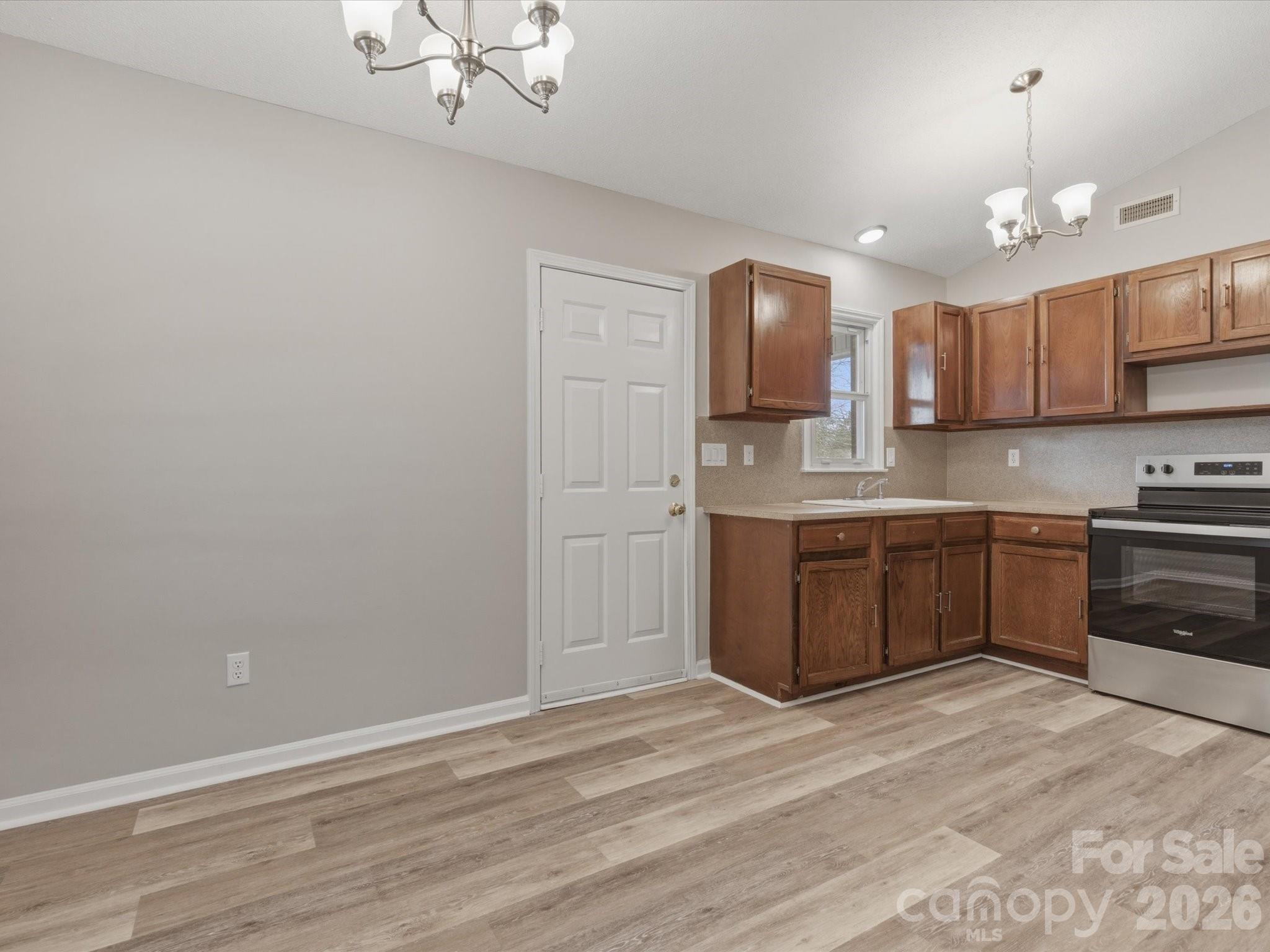6111 Dovetail Court Charlotte NC 28227