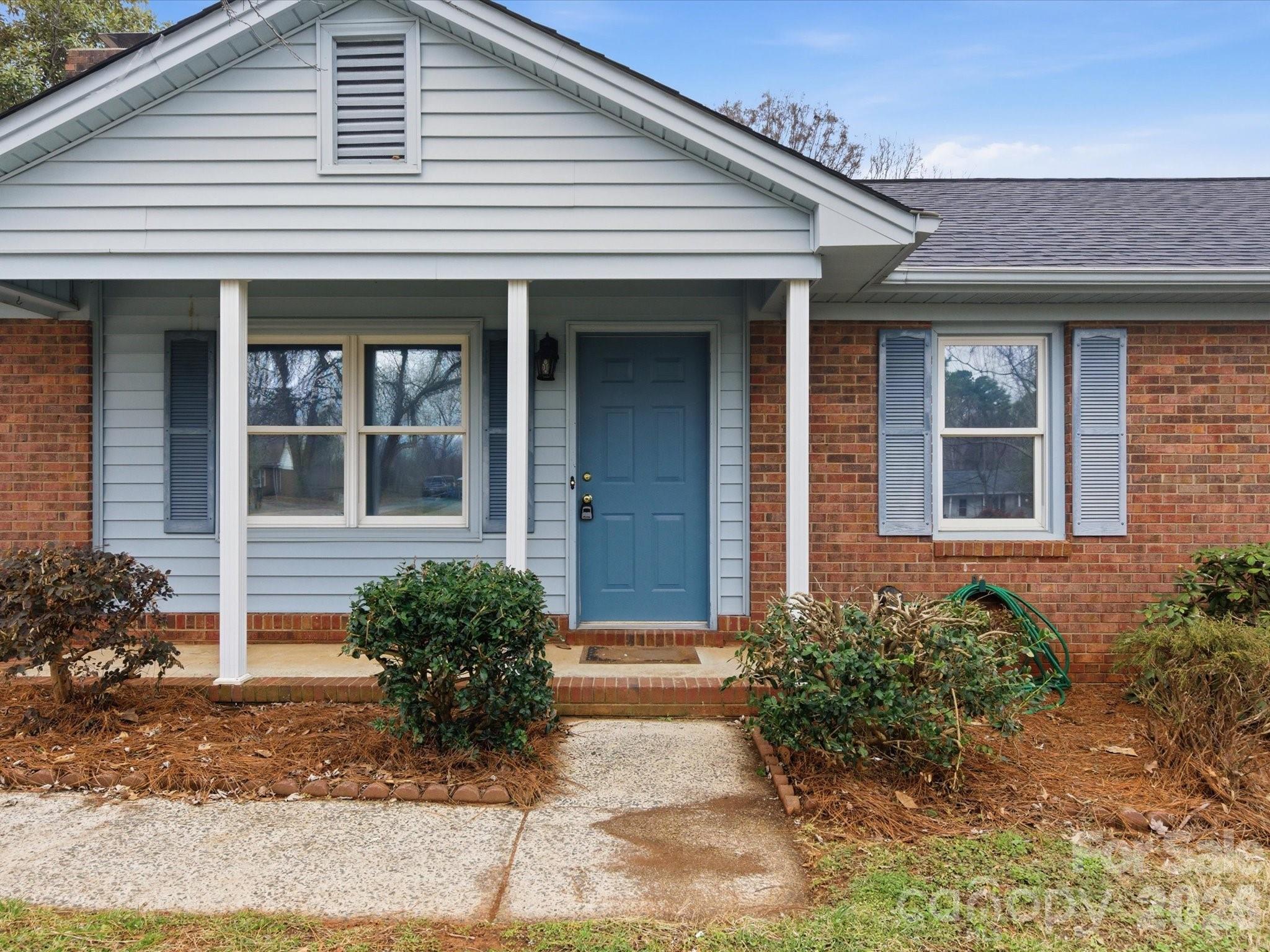 6111 Dovetail Court Charlotte NC 28227