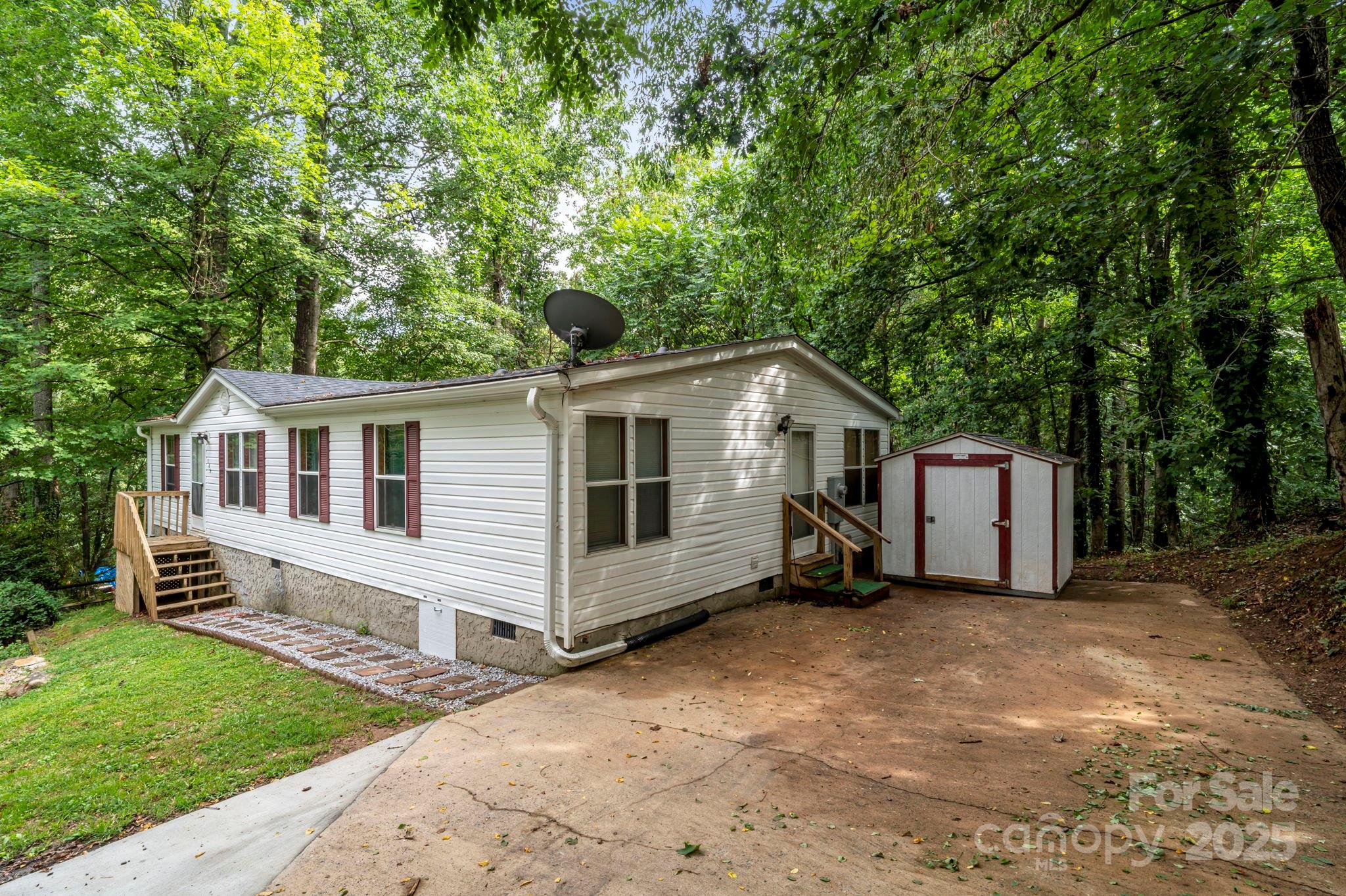 109 Mockingbird Circle Asheville NC 28806