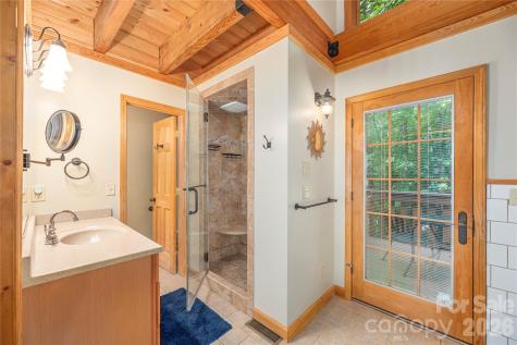 116 Ivy Road Mills River NC 28759