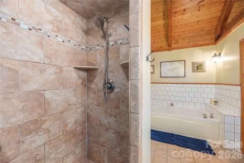 116 Ivy Road Mills River NC 28759