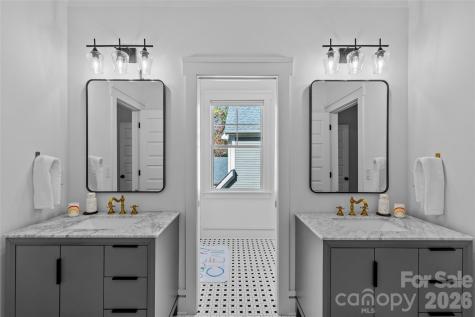 422 Lorna Street Charlotte NC 28205