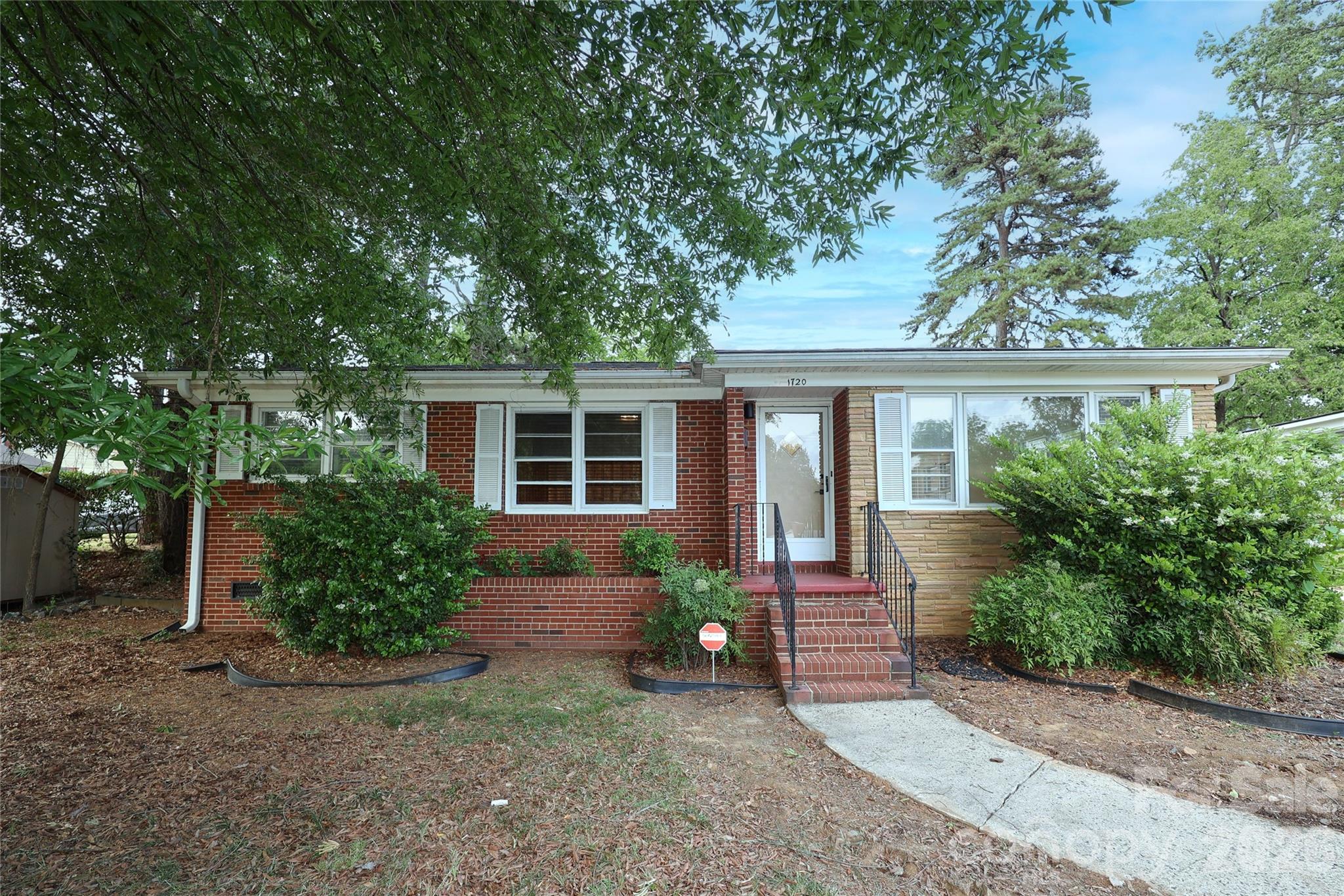 1720 Miles Court Charlotte NC 28216