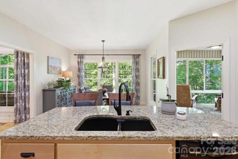 89 Dallas Drive Hendersonville NC 28739