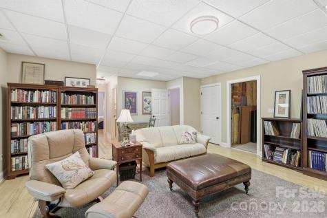 89 Dallas Drive Hendersonville NC 28739