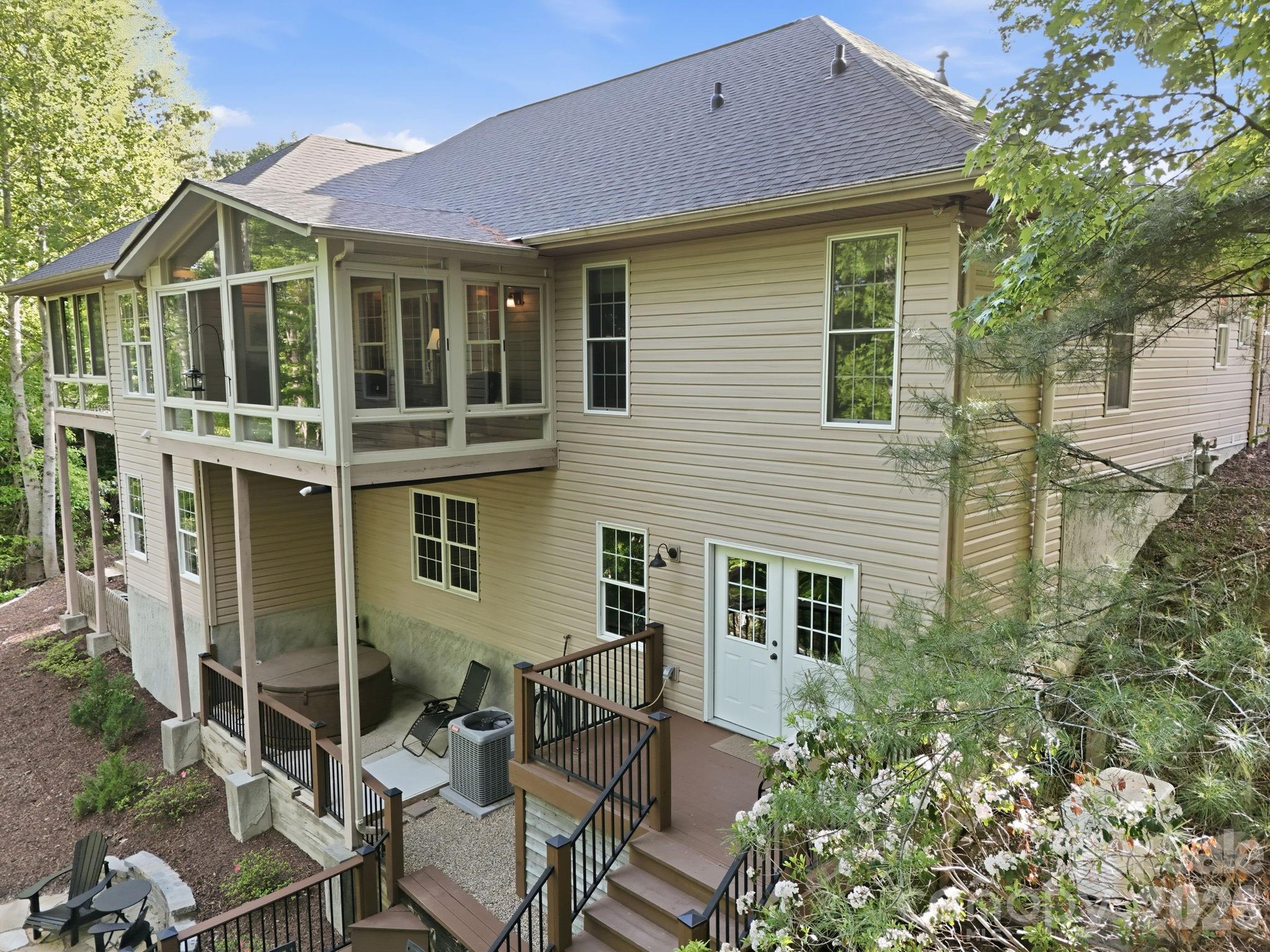 89 Dallas Drive Hendersonville NC 28739
