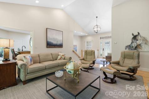 89 Dallas Drive Hendersonville NC 28739