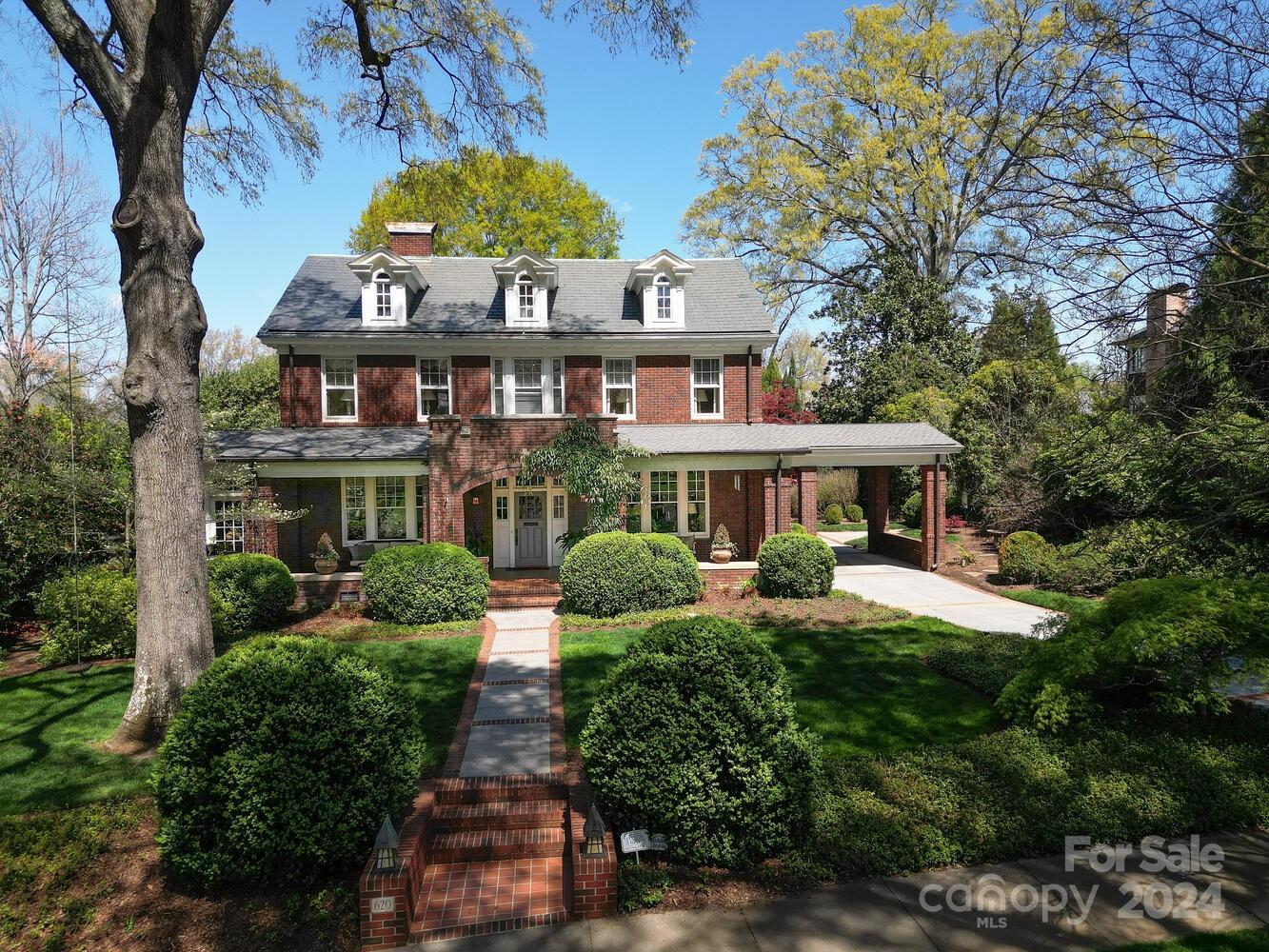 620 Hermitage Court Charlotte NC 28207
