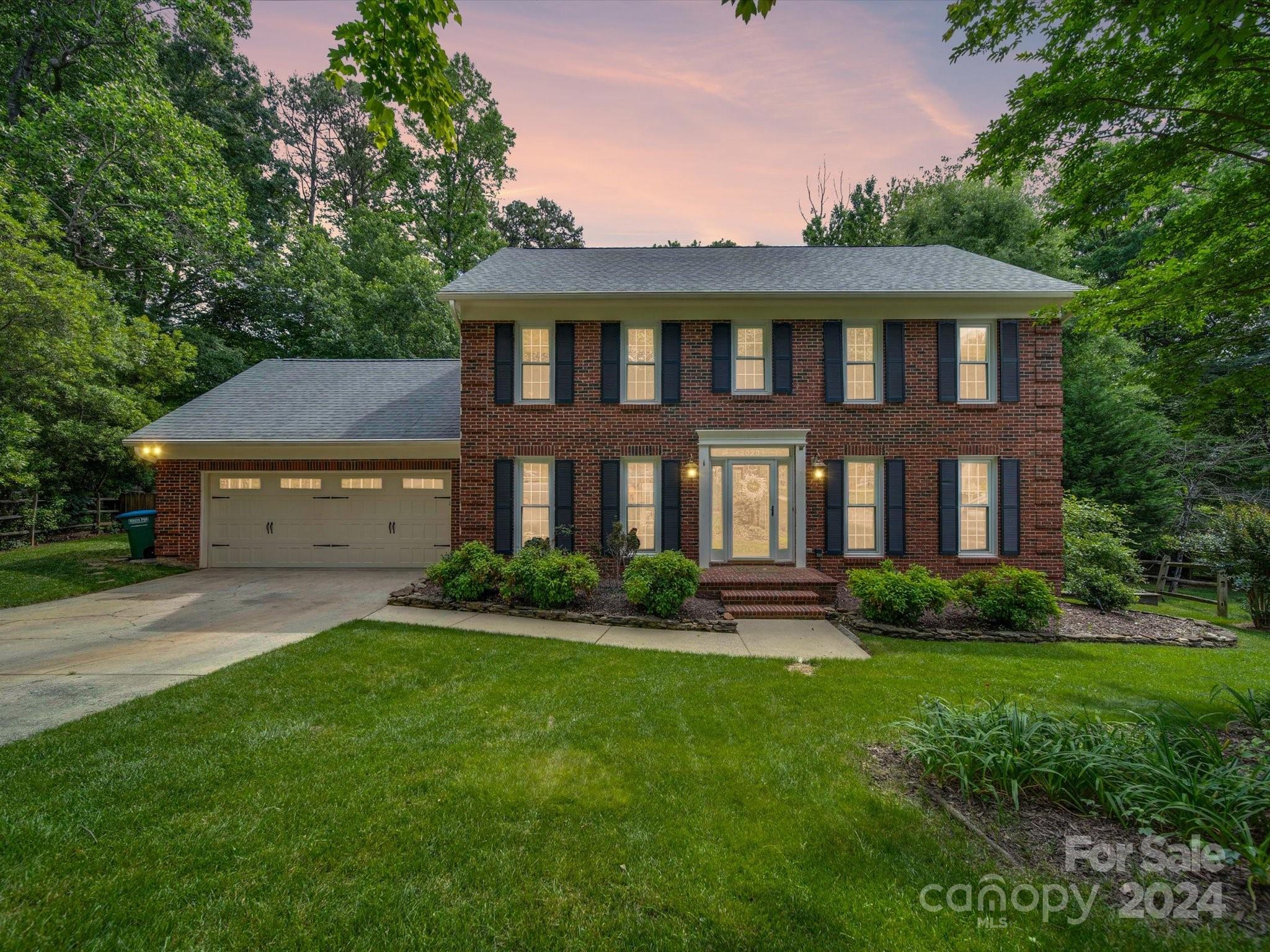 2023 Glendalough Lane Matthews NC 28105