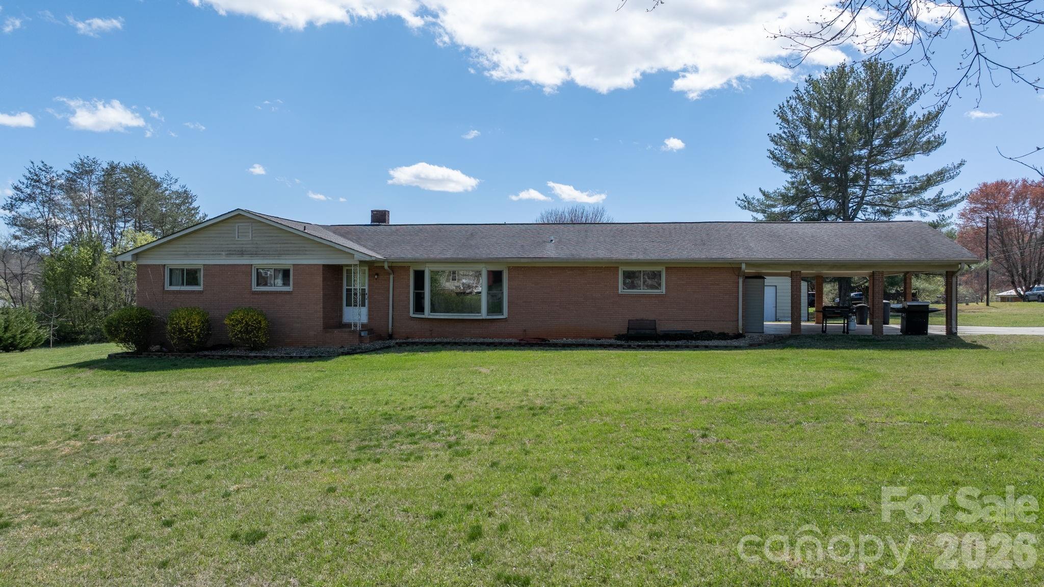 103 Hamp Street Morganton NC 28655