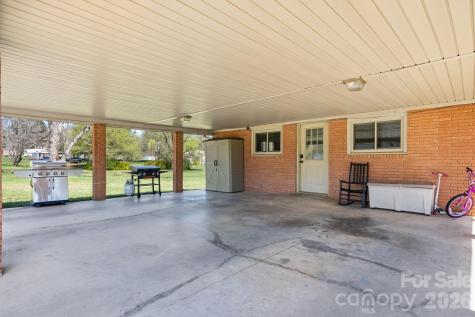 103 Hamp Street Morganton NC 28655