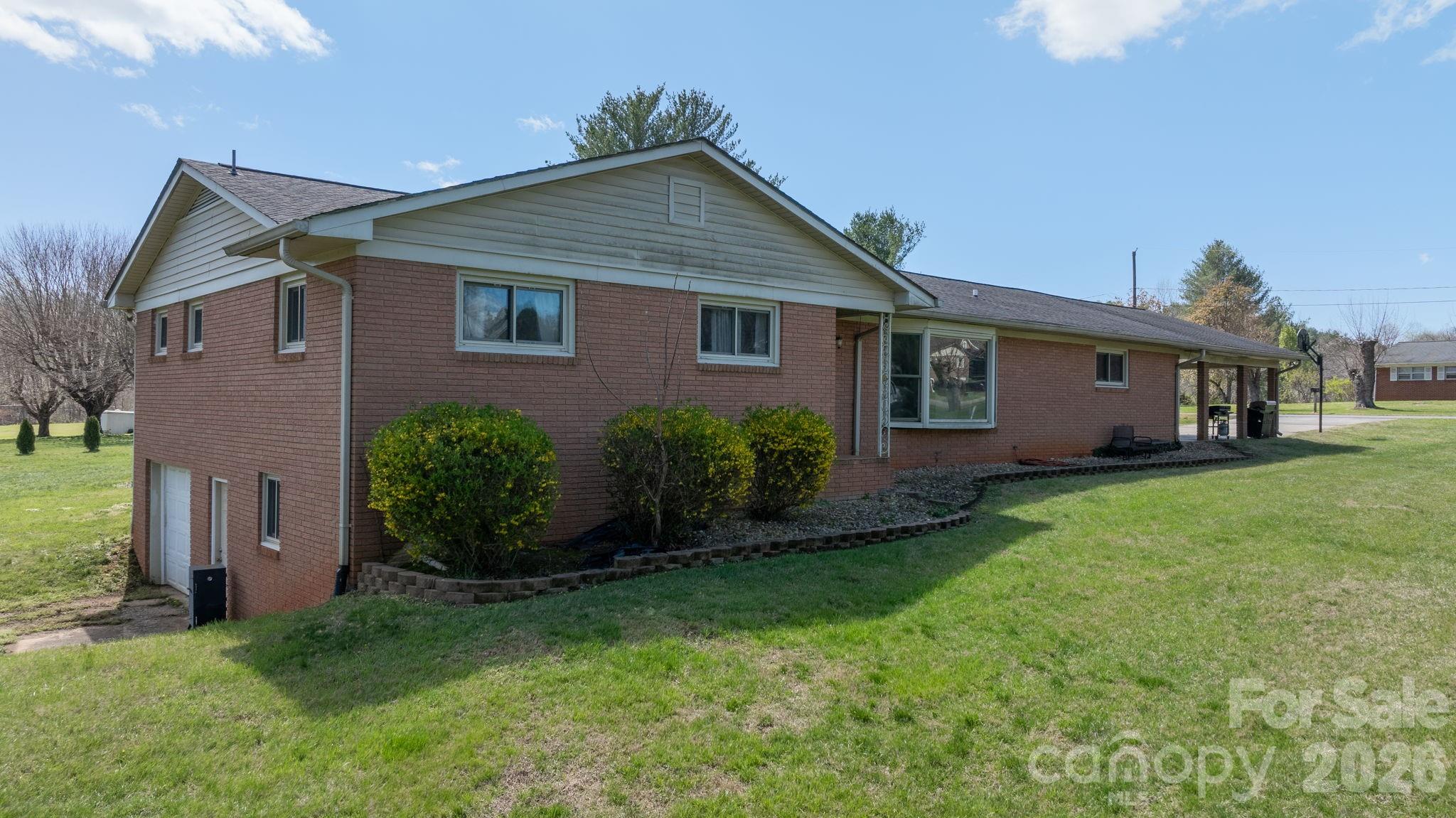 103 Hamp Street Morganton NC 28655