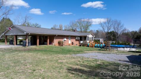103 Hamp Street Morganton NC 28655