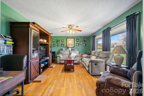 103 Hamp Street Morganton NC 28655